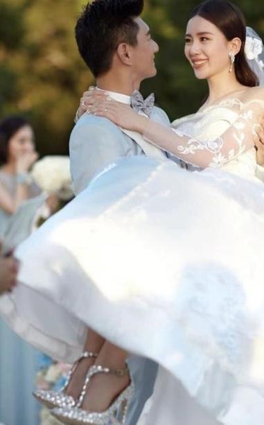 2025新澳门精准正版图库和吴奇隆戴婚戒录综艺与吴奇隆结婚戒指