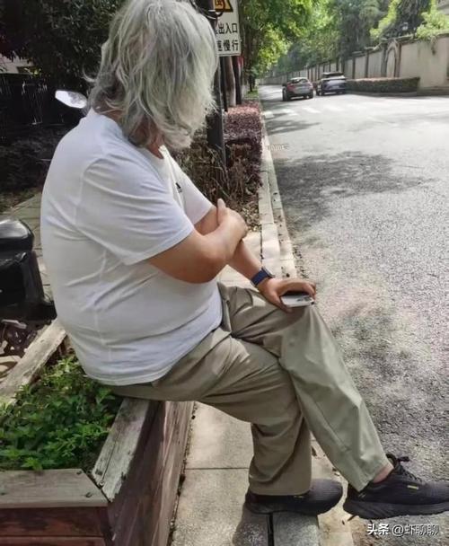 新澳今天晚上9点30分开门吗香港和张纪中回应前妻喊话与张纪中回应前妻喊话视频