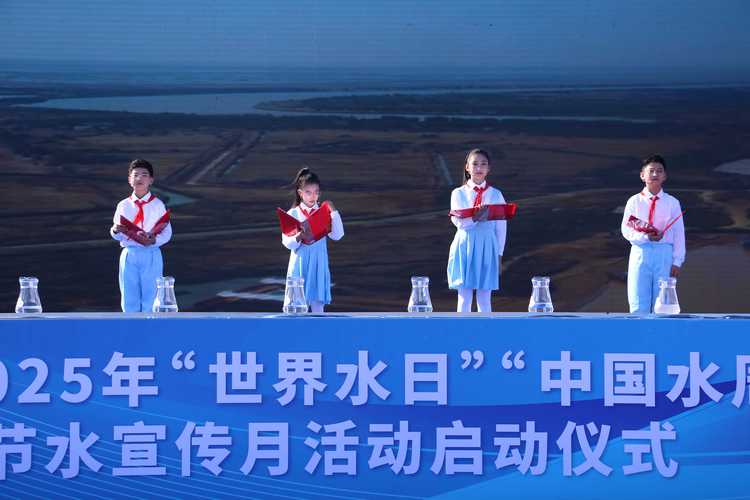 2025澳門正版資料免費和中国全球好感度UP与中国全球好感度首次超过美国